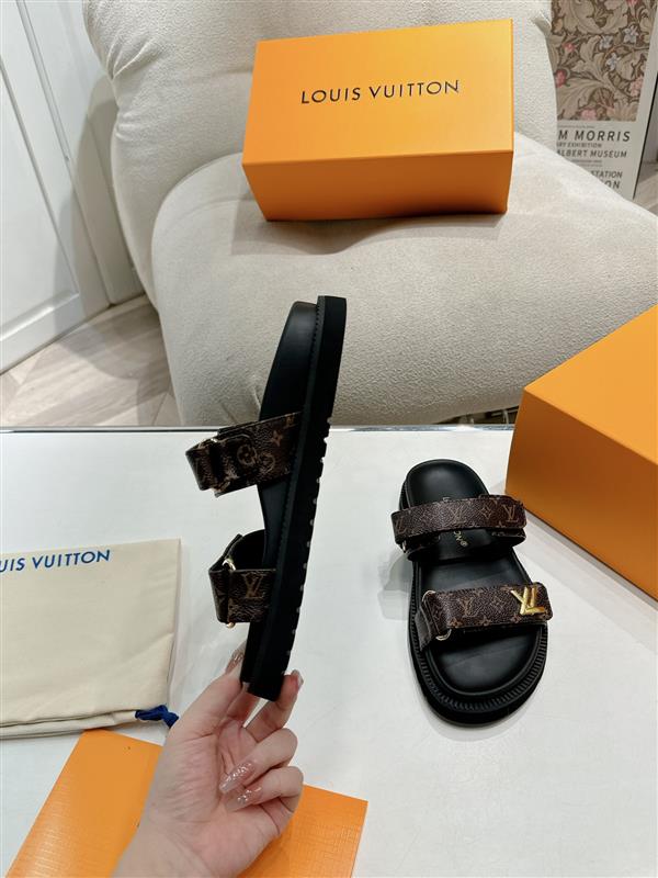 20251128184535875 200